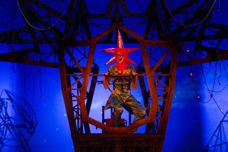 Memory and storytelling in Mr. Burns: A post-electric play